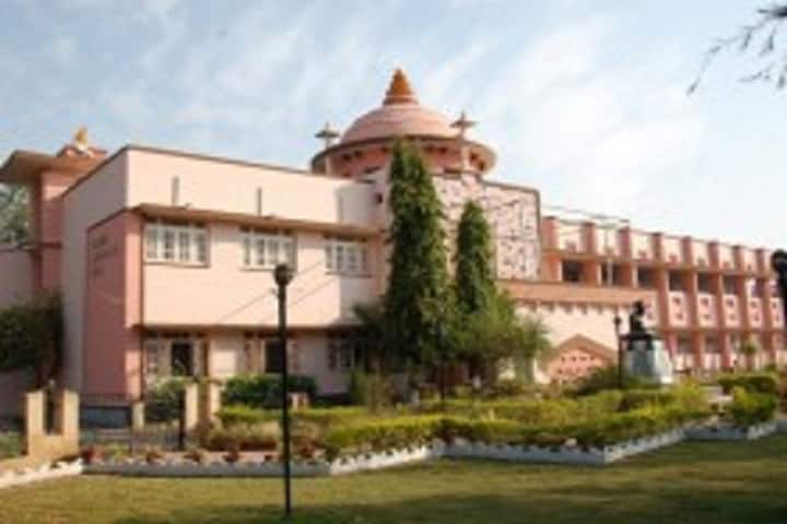 Yeshwant Mahavidyalaya campus in Wardha, Maharashtra, India — photo 2
