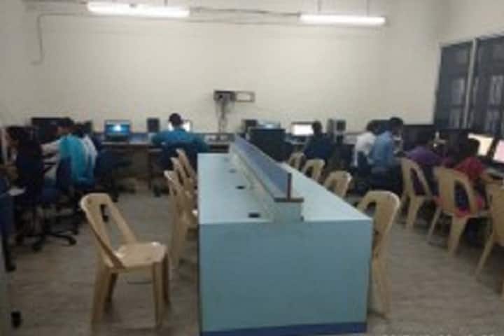 Yeshwant Mahavidyalaya campus in Wardha, Maharashtra, India — photo 5