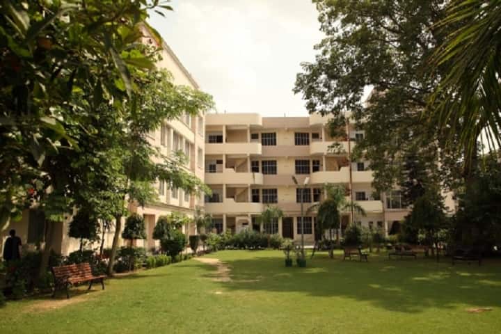 Institute of Nursing Education Guru Teg Bahadur Sahib Hospital campus in Ludhiana, Punjab, India — photo 1