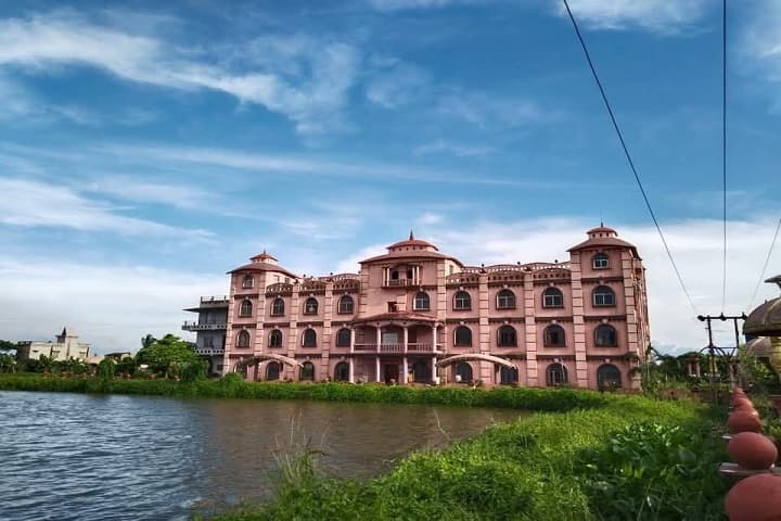 Derozio Pharma Institute campus in Purba Medinipur, West Bengal, India — photo 1