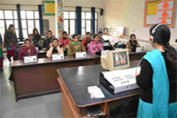 Dr Ganesh Dass DAV College of Education for Women campus in Karnal, Haryana, India — photo 6