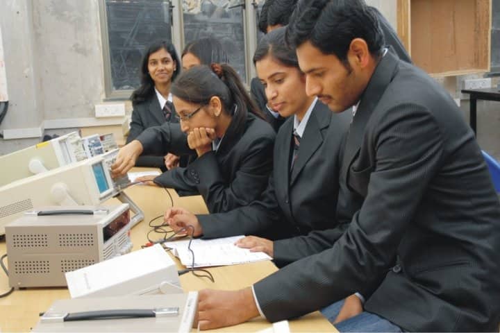 Sanjeevan Group of Institutions campus in Kolhapur, Maharashtra, India — photo 2
