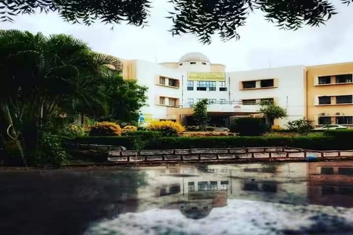 Kittur Rani Channamma College of Horticulture campus in Arabhavi, Karnataka, India — photo 2
