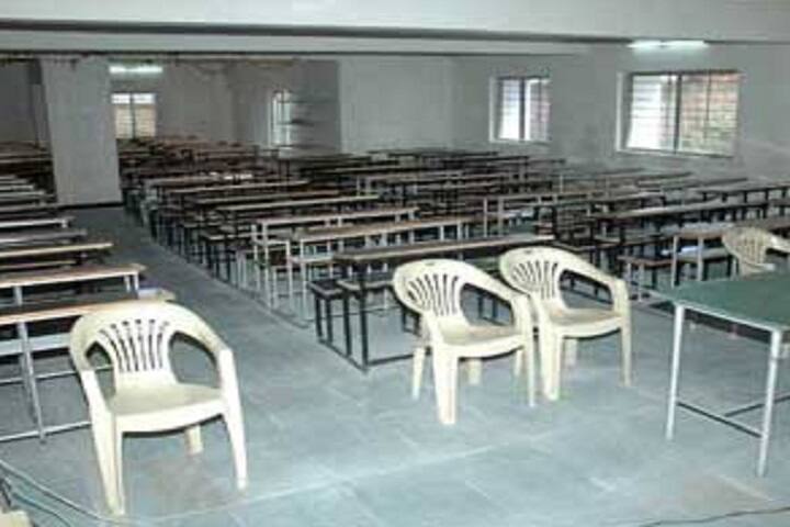Shri and Smt VK Kamdar B Ed College campus in Rajkot, Gujarat, India — photo 5