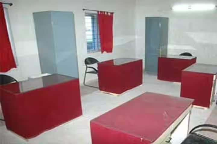 Shri and Smt VK Kamdar B Ed College campus in Rajkot, Gujarat, India — photo 6
