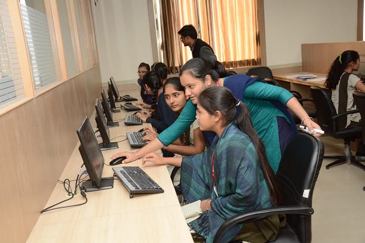 Noble University campus in Junagadh, Gujarat, India — photo 3