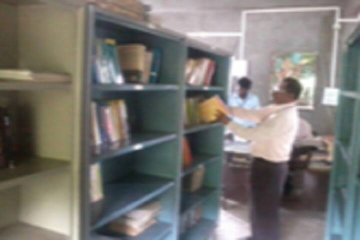 Late Annasaheb RD Deore Arts and Science College campus in Dhule, Maharashtra, India — photo 4