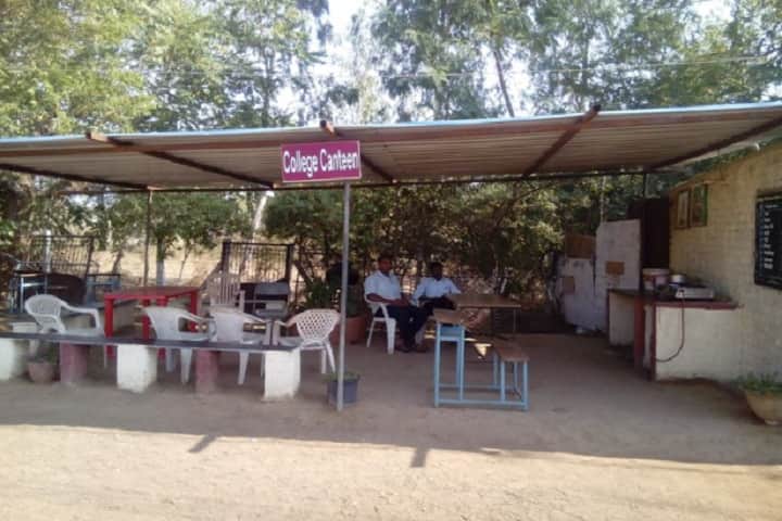 Late Annasaheb RD Deore Arts and Science College campus in Dhule, Maharashtra, India — photo 5
