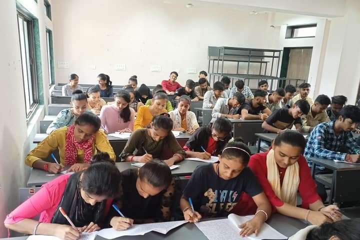 Maharavshri Lakhpatji Government Arts and Commerce College campus in Kutch, Gujarat, India — photo 4