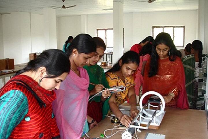 Guru Nanak Degree College campus in Bijnor, Uttar Pradesh, India — photo 3