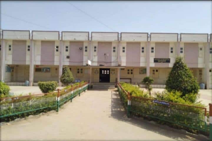 Shri UP Arts Smt MG Panchal Science and Shri VL Shah Commerce College campus in Vijapur, Gujarat, India — photo 2