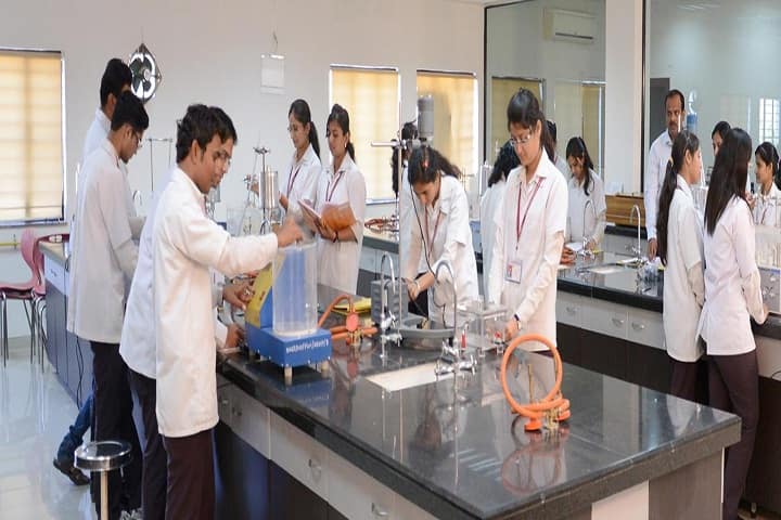 Shriman Suresh Dada Jain College of Pharmacy campus in Nashik, Maharashtra, India — photo 4
