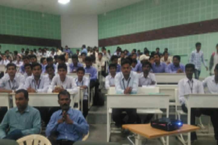 Shri Vivekanand Nursing Home Trust's College of Pharmacy campus in Ahmednagar, Maharashtra, India — photo 3