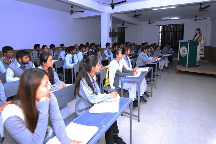 Uttaranchal PG College of Bio Medical Sciences and Hospital campus in Dehradun, Uttarakhand, India — photo 2