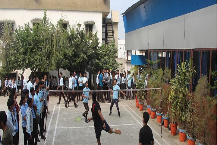 Uttaranchal PG College of Bio Medical Sciences and Hospital campus in Dehradun, Uttarakhand, India — photo 3