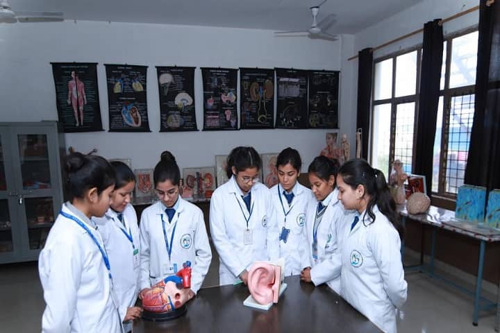 Uttaranchal PG College of Bio Medical Sciences and Hospital campus in Dehradun, Uttarakhand, India — photo 4