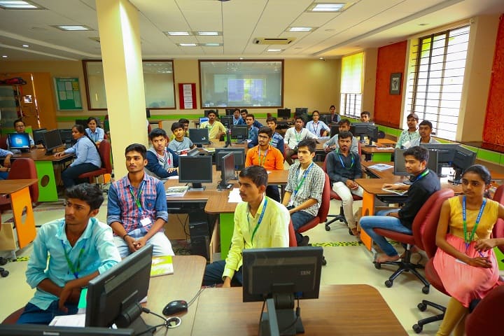 SNJB's Late Sau Kantabai Bhavarlalji Jain College of Engineering campus in Nashik, Maharashtra, India — photo 5