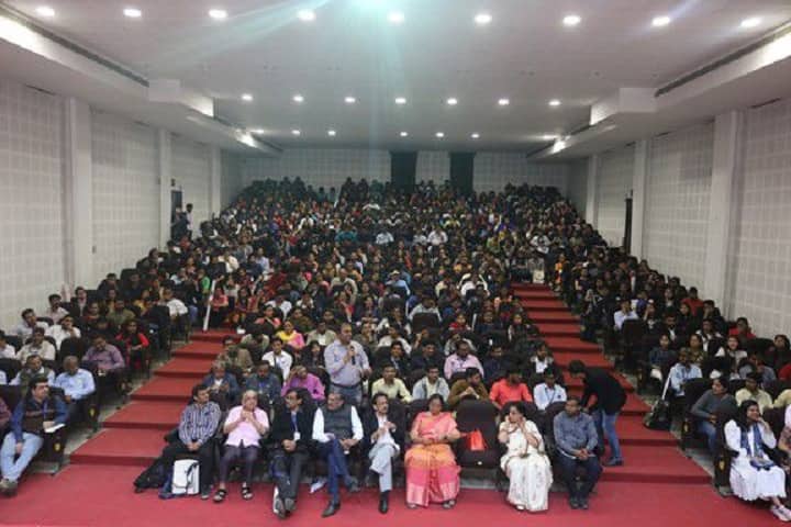 LJ School of Applied Sciences campus in Ahmedabad, Gujarat, India — photo 2