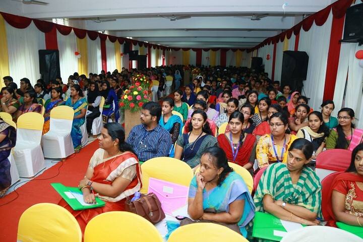 Pushpagiri College of Pharmacy campus in Perumthuruthy, Kerala, India — photo 5