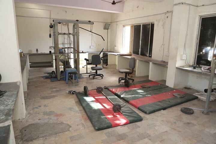 Junagadh Junior Chamber Education Trust Commerce College campus in Junagadh, Gujarat, India — photo 5