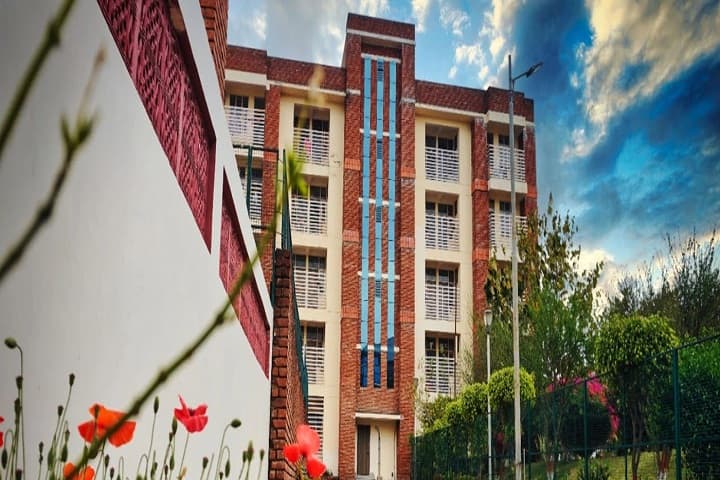Doon School of Law campus in Dehradun, Uttarakhand, India — photo 2