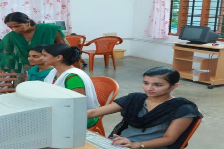 Holy Cross College of Nursing campus in Pathanamthitta, Kerala, India — photo 2