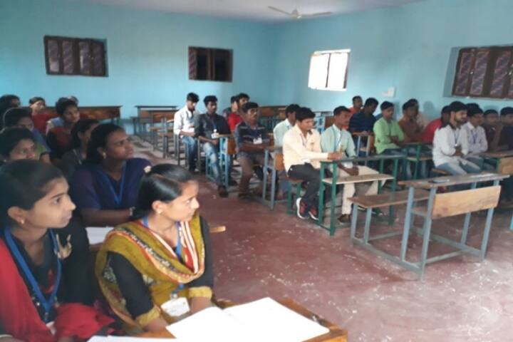 Yeshwant Redekar College of Pharmacy campus in Kolhapur, Maharashtra, India — photo 1