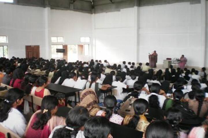 KMCT College of Nursing campus in Kozhikode, Kerala, India — photo 3