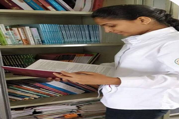 MRS Saraswati Wani College of D Pharmacy campus in Ahmednagar, Maharashtra, India — photo 3