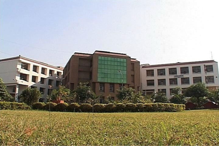 Subharti Institute of Technology and Engineering campus in Panchli Khurd, Uttar Pradesh, India — photo 1