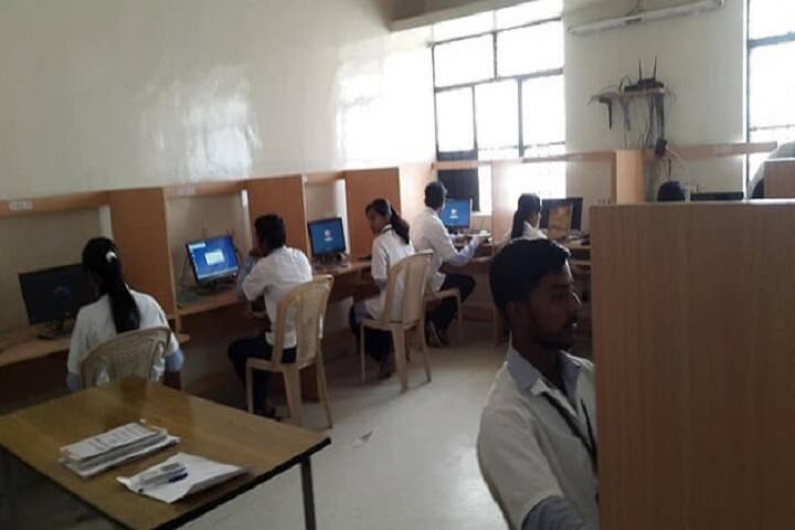 Yashvantrao Chavan College of Pharmacy campus in Ahmednagar, Maharashtra, India — photo 3