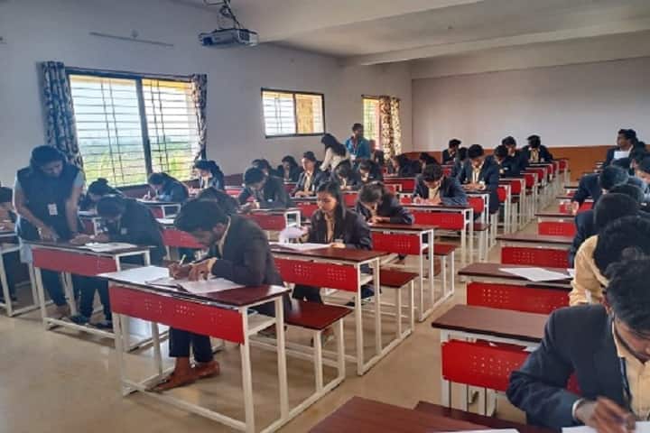 Yashodeep Institute of Pharmacy campus in Aurangabad, Maharashtra, India — photo 3