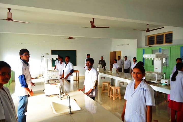 Yalamarty Pharmacy College campus in Visakhapatnam, Andhra Pradesh, India — photo 4