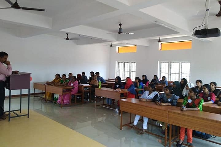 Westfort College of Pharmacy campus in Thrissur, Kerala, India — photo 1