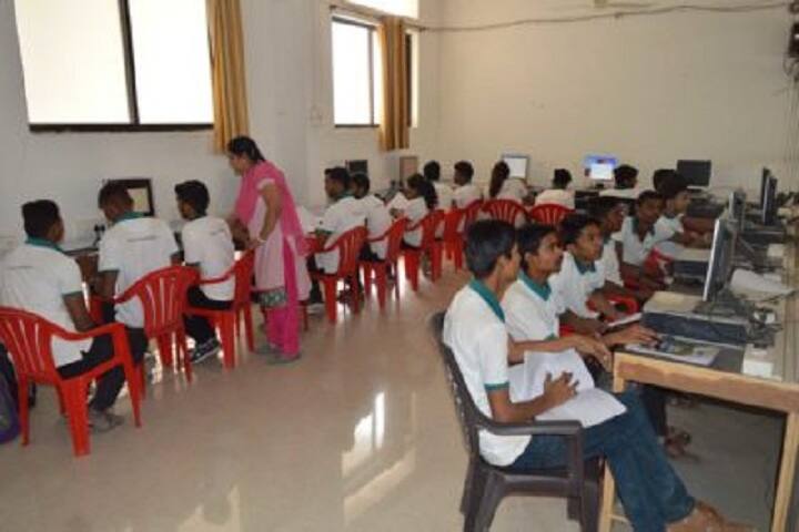 Prof Ravindra Nikam College of Pharmacy campus in Dhule, Maharashtra, India — photo 6