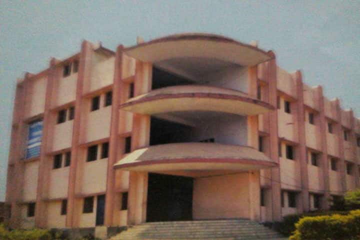 Institute of Pharmacy campus in Varanasi, Uttar Pradesh, India — photo 1