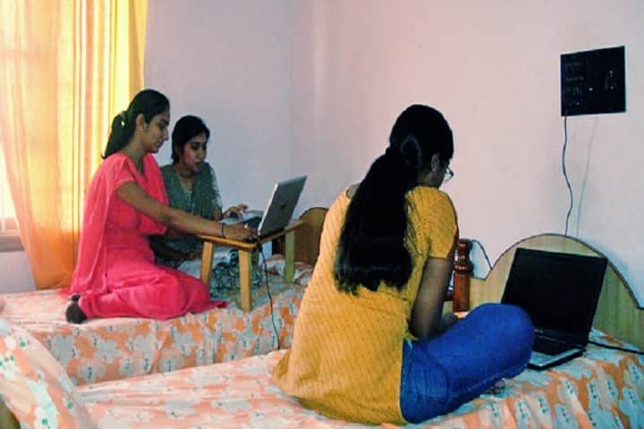 Priyadarshini College of Pharmacy campus in Koratagere, Karnataka, India — photo 4