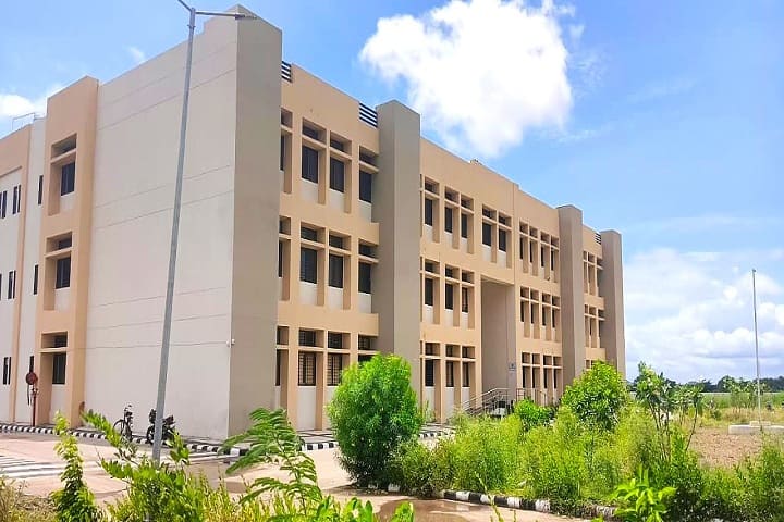 Government Arts College campus in Vallabhipur, Gujarat, India — photo 3