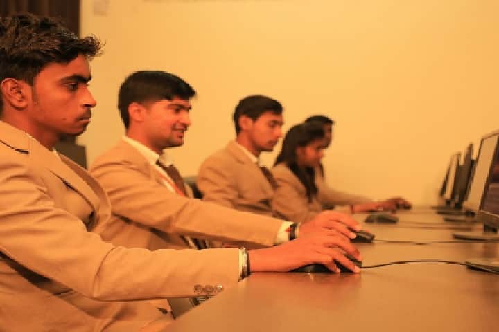 IIMT College of Management campus in Greater Noida, Uttar Pradesh, India — photo 3