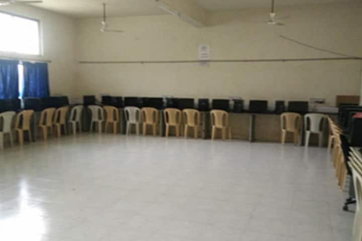 Shree HN Shukla Homeopathic Medical College and Hospital campus in Rajkot, Gujarat, India — photo 6