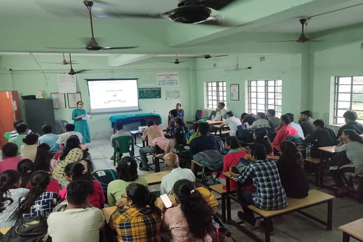 Metropolitan Homoeopathic Medical College and Hospital campus in Kolkata, West Bengal, India — photo 5