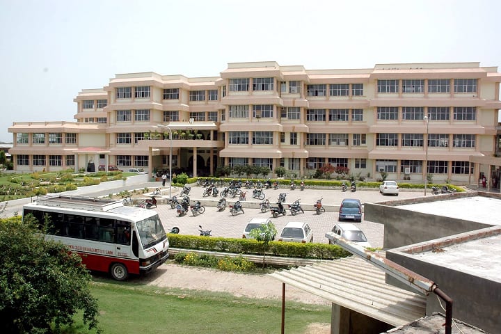 Guru Nanak Dev Institute of Nursing Education and Research campus in Sangrur, Punjab, India — photo 1