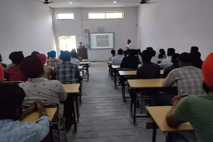 VMS College of Pharmacy campus in Batala, Punjab, India — photo 4