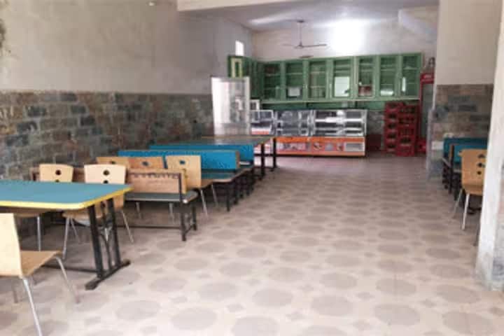 Saraswati Girls College of Education campus in Bathinda, Punjab, India — photo 2