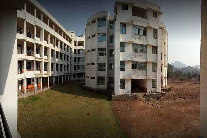 Viva Institute of Pharmacy campus in Virar, Maharashtra, India — photo 1