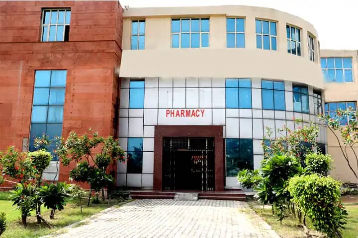 VIT College of Pharmacy campus in Meerut, Uttar Pradesh, India — photo 1