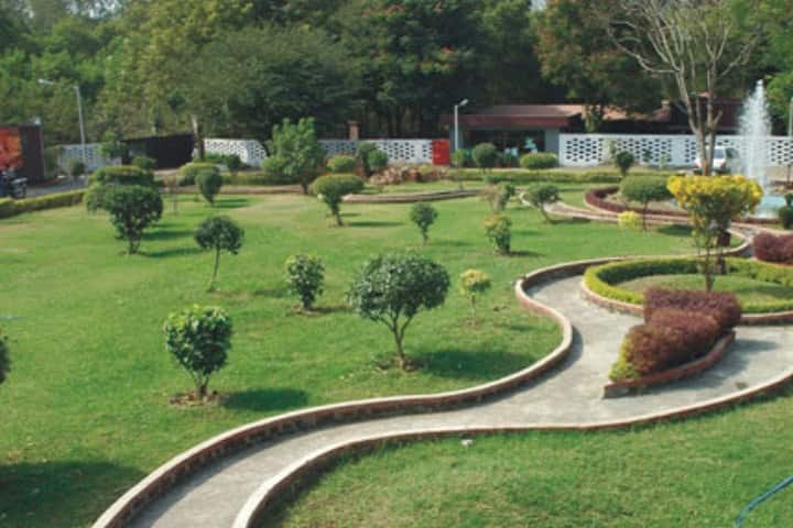 MGMs Mother Teresa College of Nursing campus in Aurangabad, Maharashtra, India — photo 2
