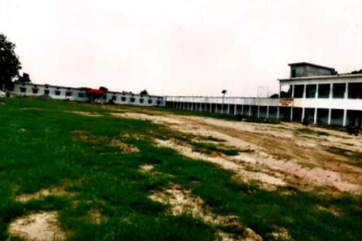 Jai Abla Jag Jivan Mahavidyalaya Evam Shikshan Prashikshan Sansthan campus in Faizabad, Uttar Pradesh, India — photo 3