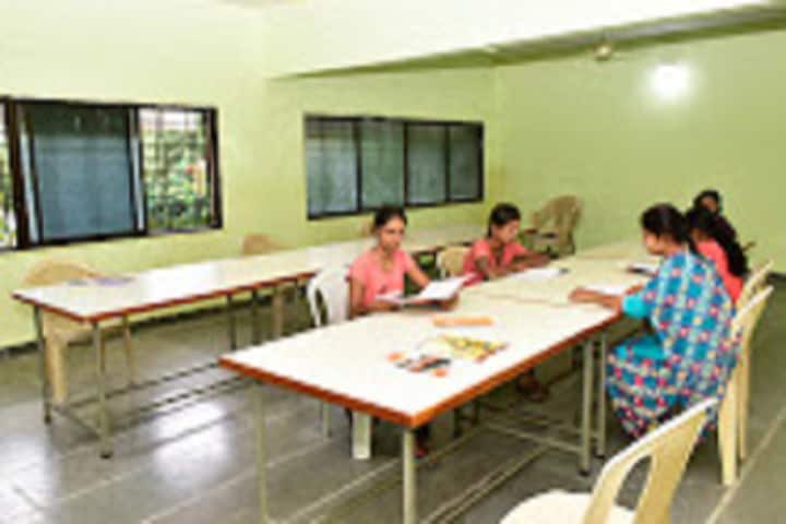 Vishal Junnar Seva Mandal's Vishal Institute of Pharmaceutical Education and Research campus in Pune, Maharashtra, India — photo 4