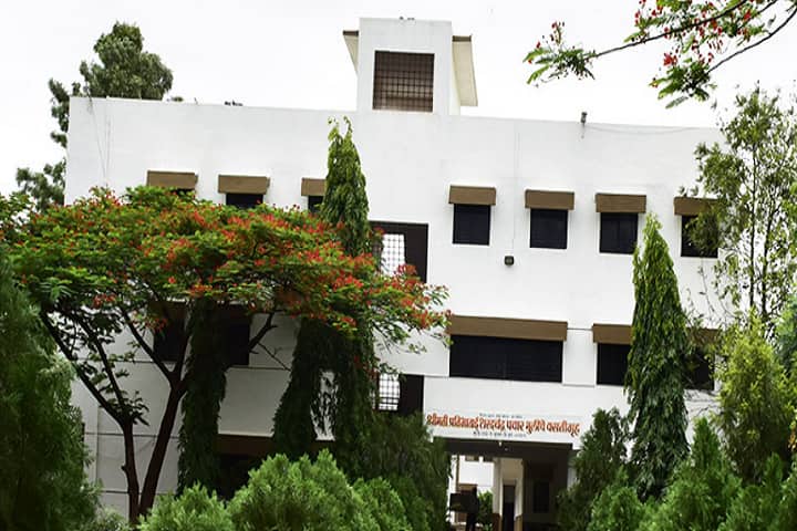Vishal Junnar Seva Mandal's Institute of Pharmacy campus in Pune, Maharashtra, India — photo 1